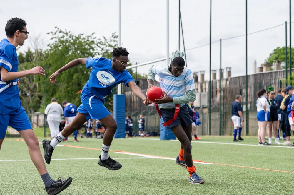 Action de jeu lors d’une séance de rugby adapté